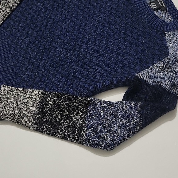 Lord & Taylor Cashmere Sweater - Picture 4 of 13